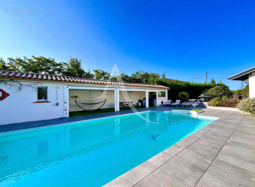 Maison à BRUGUIERES