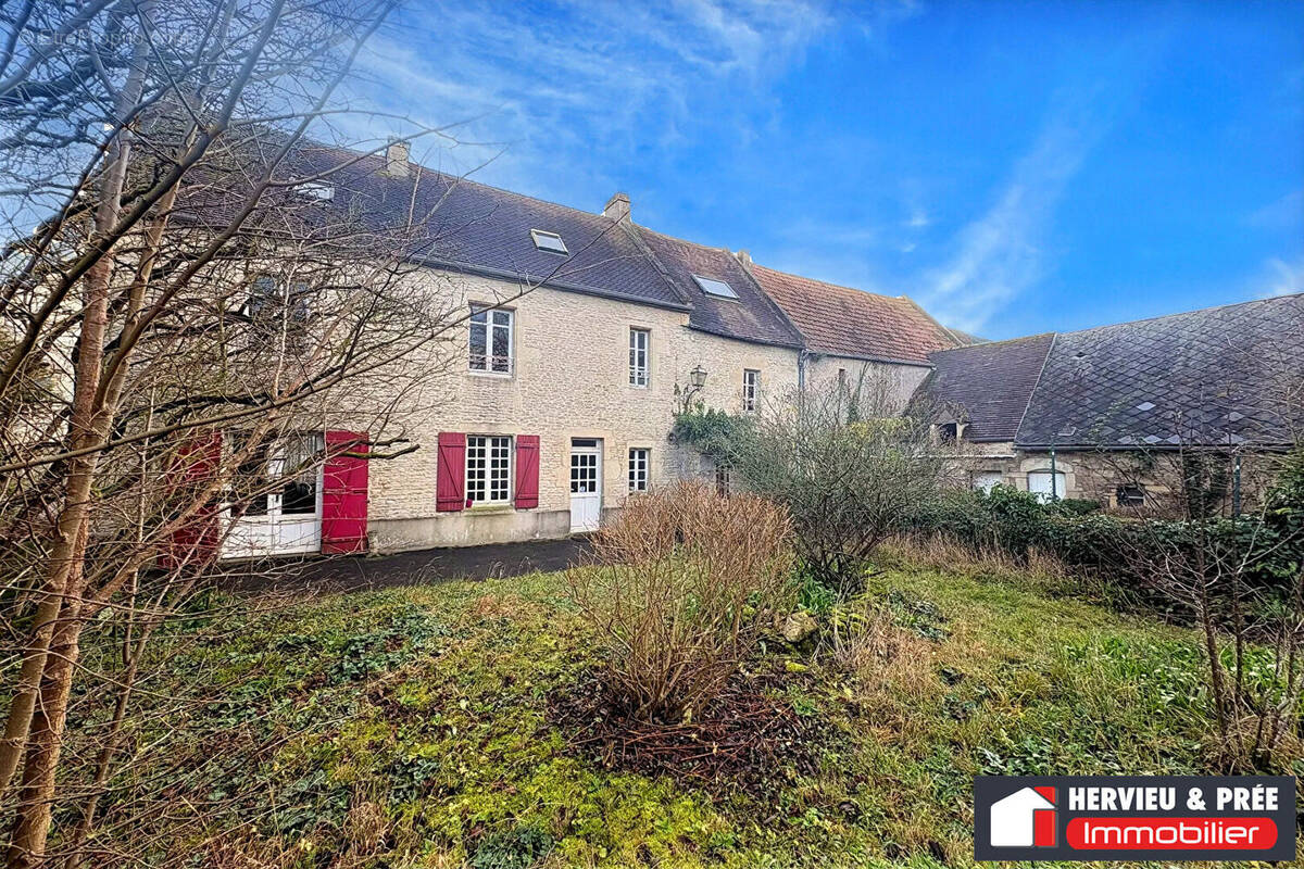 Maison à SAINT-AUBIN-D'ARQUENAY