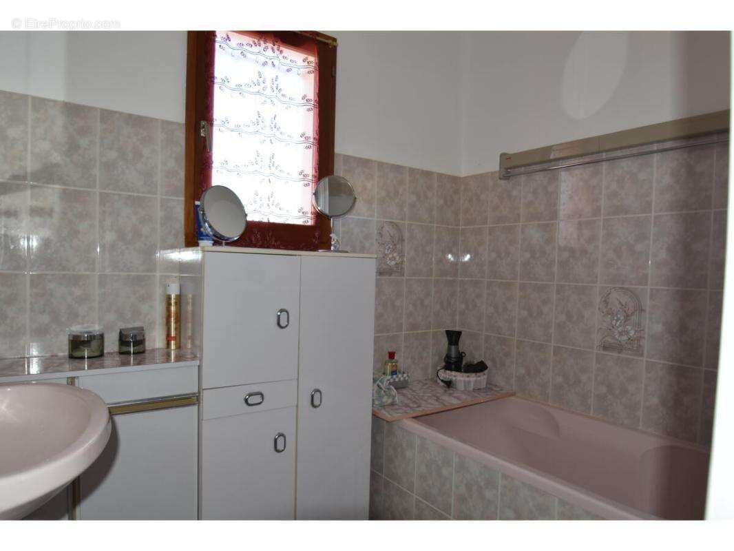 Maison à LA BREE-LES-BAINS