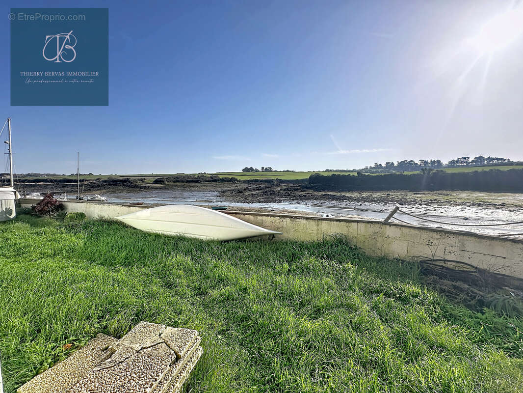 Maison à LAMPAUL-PLOUARZEL