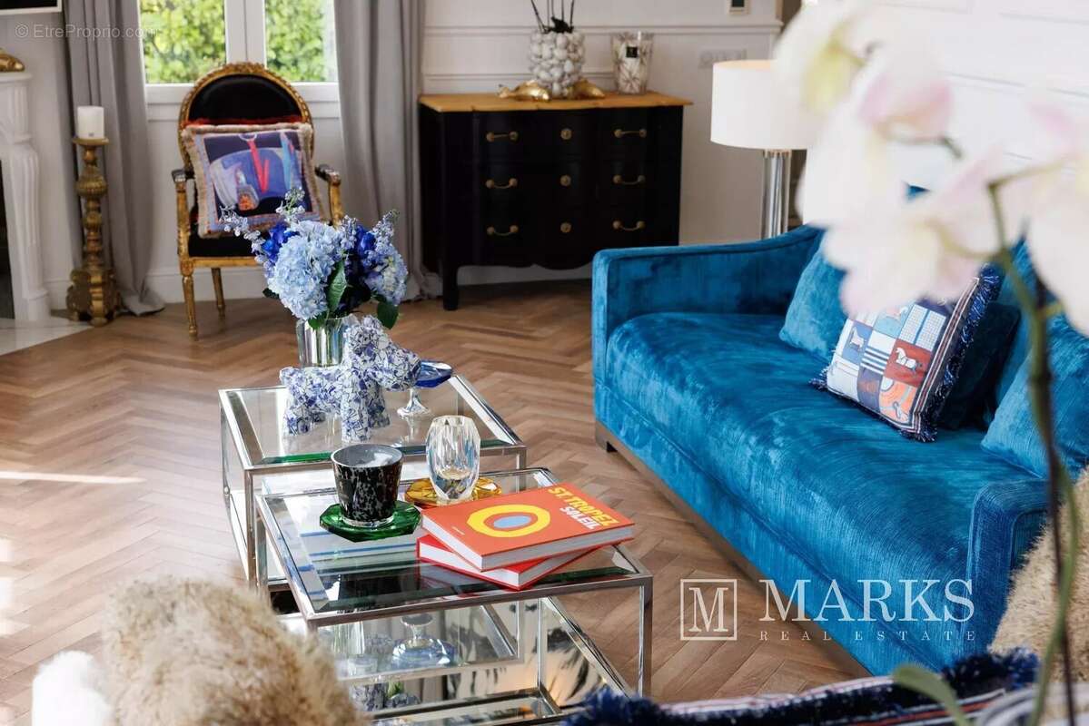 Villa rénovée avec goût avec maison d'amis et vue dégagée - photo 16