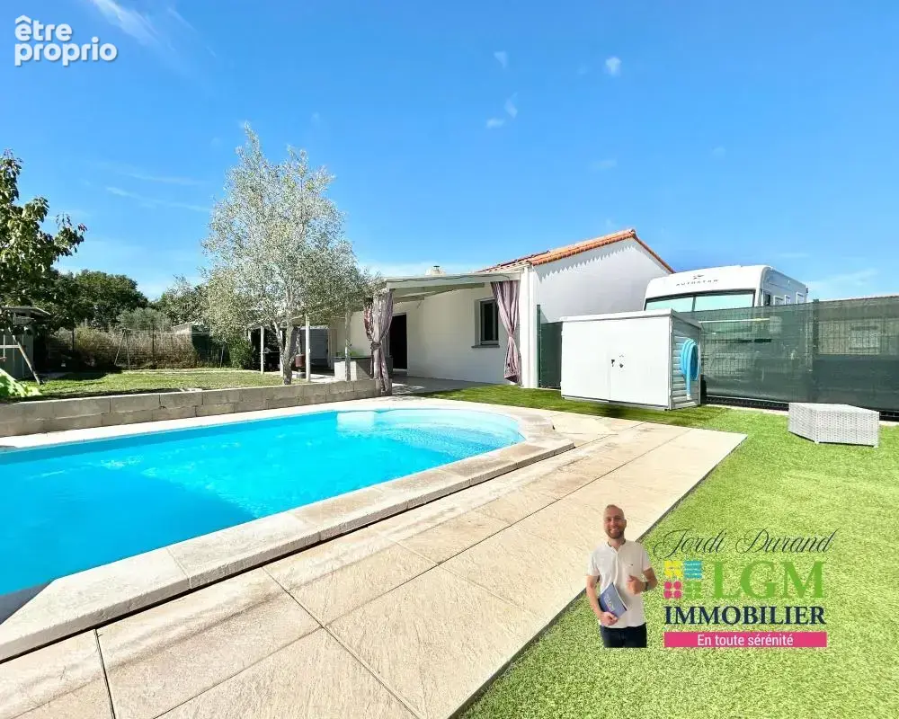 La Roche‑sur‑Yon – Maison récente avec piscine et grand stationnement - photo 2