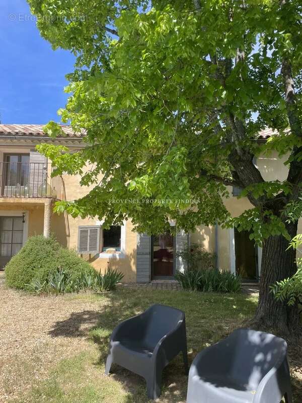 Maison à VILLECROZE