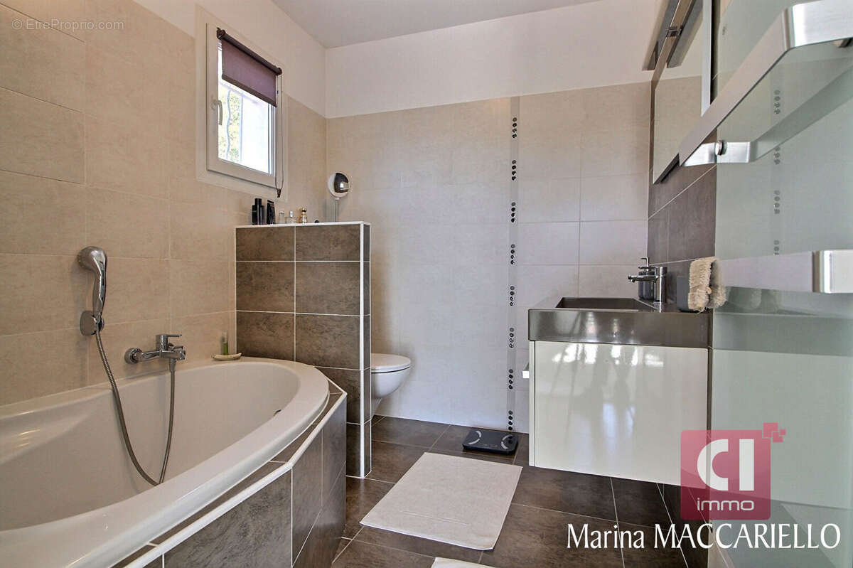 Maison à FORCALQUEIRET