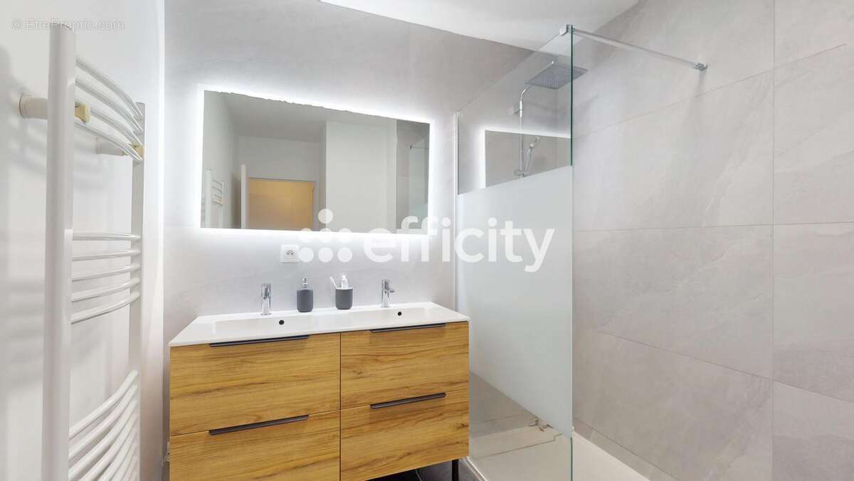 Appartement à VOURLES