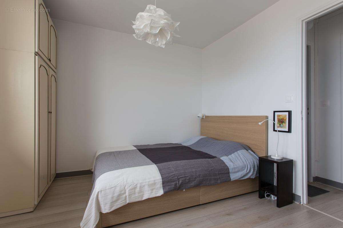 Appartement à VARAVILLE