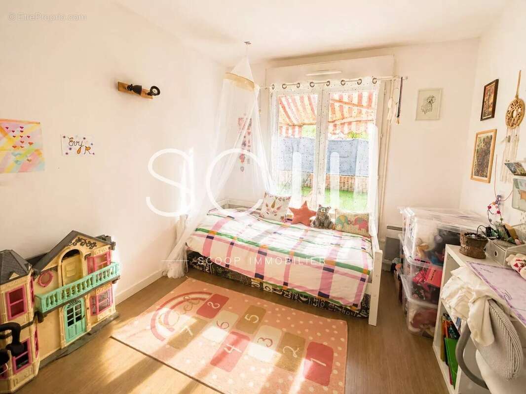 Appartement à SAINT-LAURENT-DU-VAR