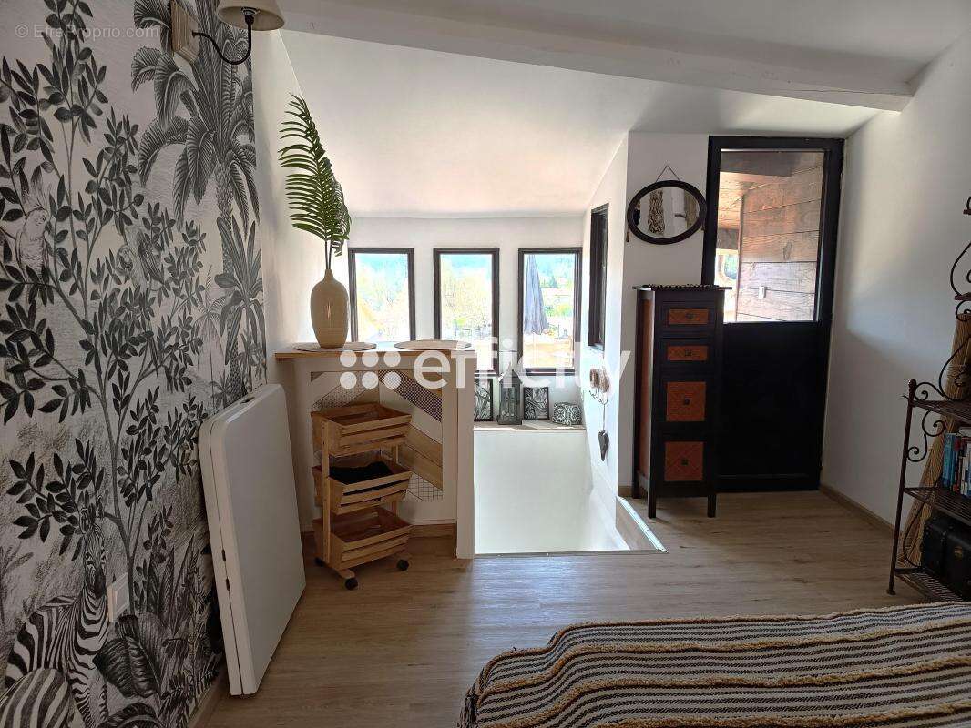 Maison 86 m² à La Motte-Du-Caire  - photo 5