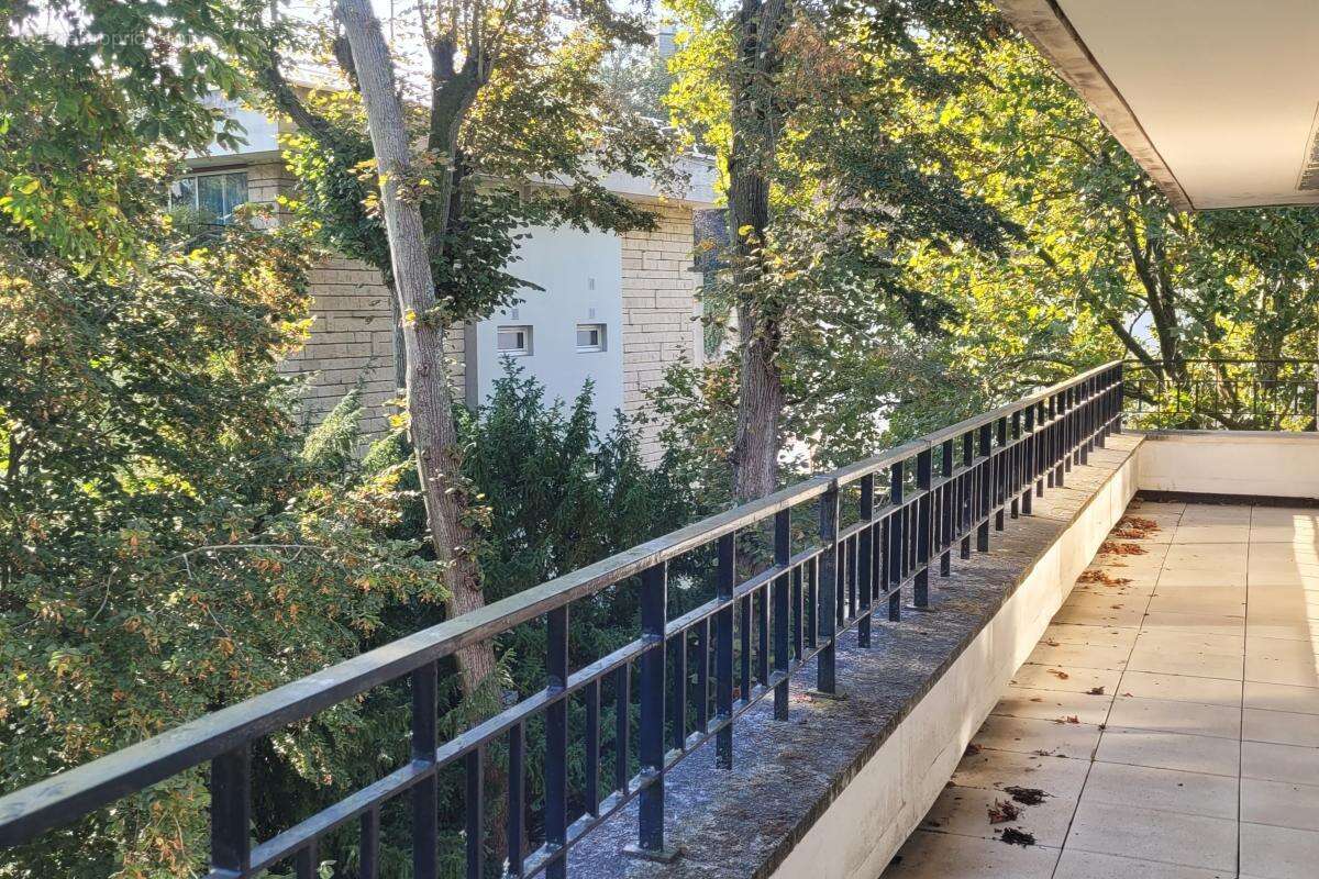 Appartement à VILLE-D'AVRAY