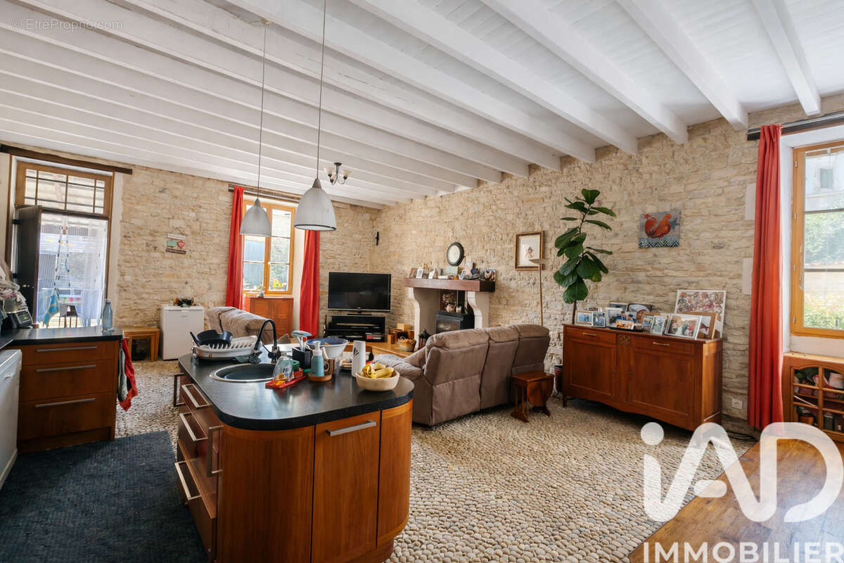 Photo 8 - Maison à AIGRE