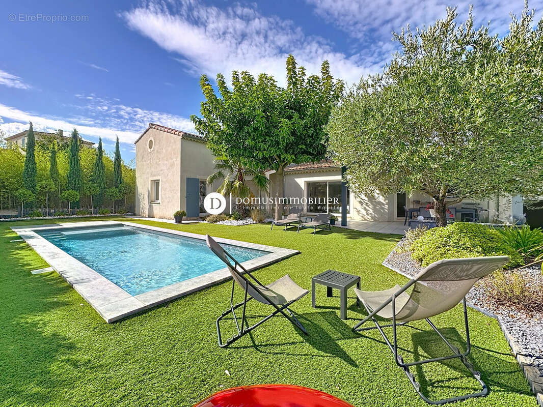 Maison à SAINT-SATURNIN-LES-AVIGNON