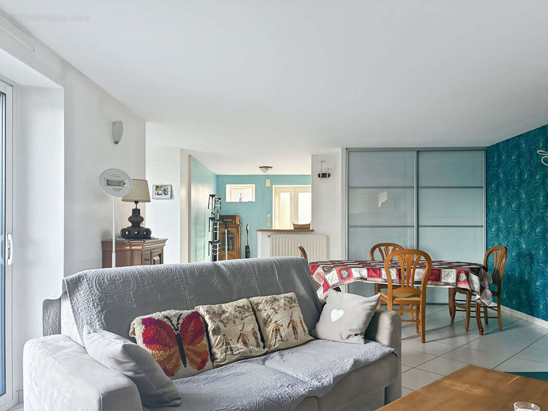 Maison à MEZIERES-SUR-COUESNON