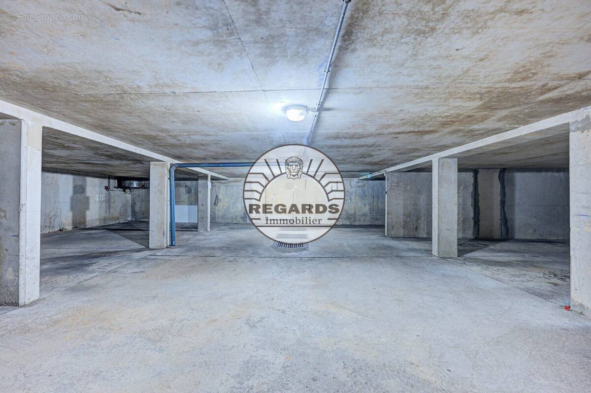 Parking à MONTROUGE