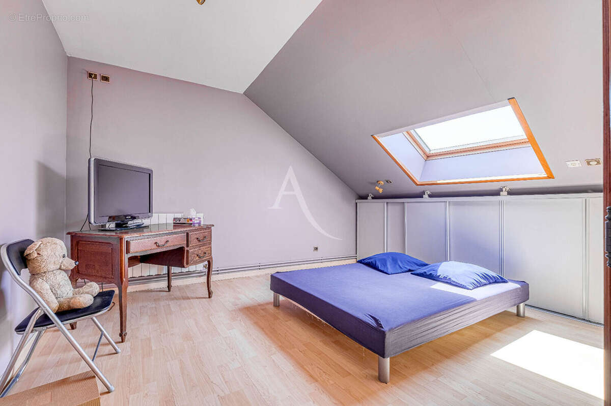 VERT-GALANT - maison Tremblay En France 6 pièces 125.8 m2 et dépendance - photo 15
