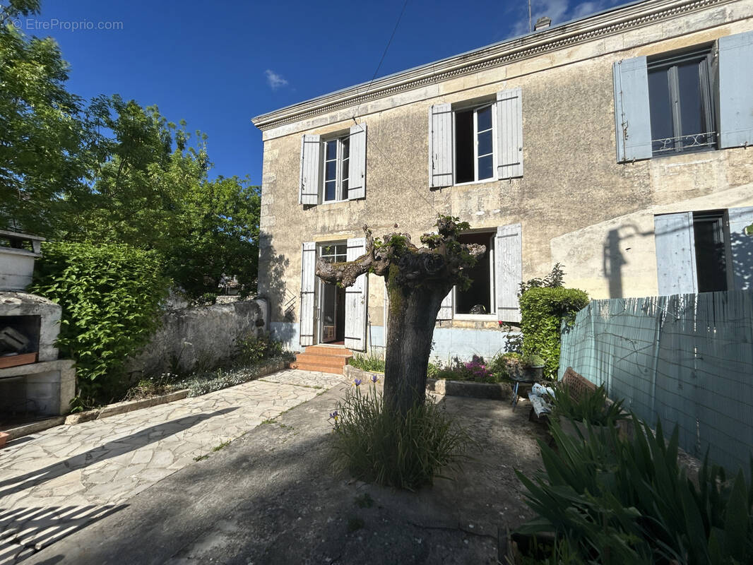 Maison à SAINTE-CROIX-DU-MONT