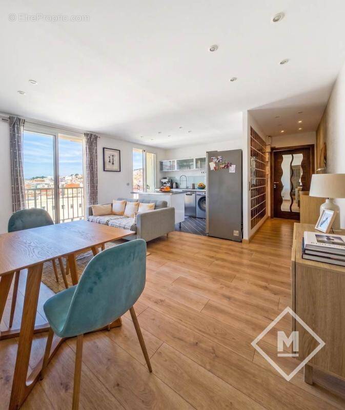 Appartement à MARSEILLE-7E