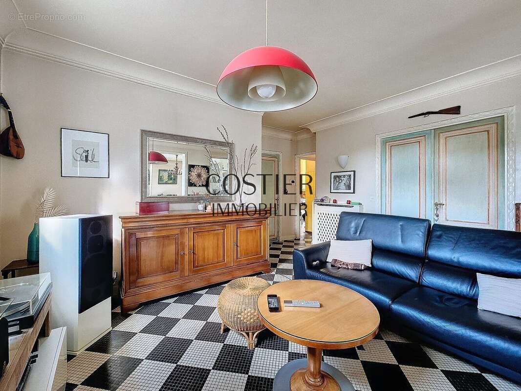 Appartement à SAINT-MAUR-DES-FOSSES