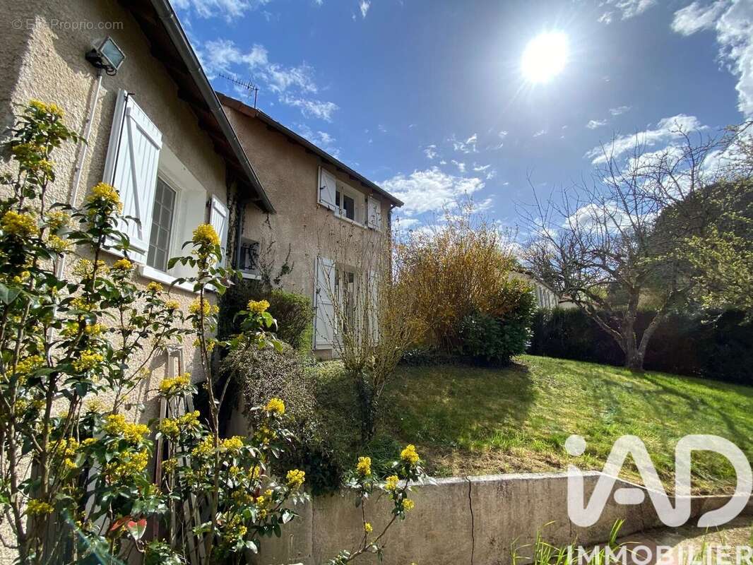 Maison 140 m² à Vouneuil-Sous-Biard  - photo 2