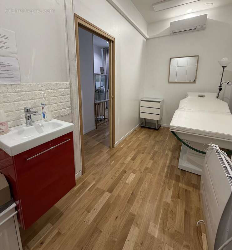 Commerce à PARIS-7E