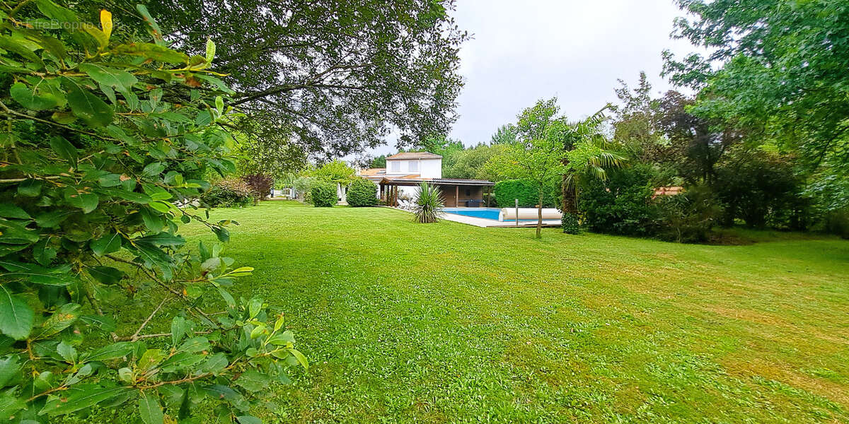Maison à LE PIAN-MEDOC