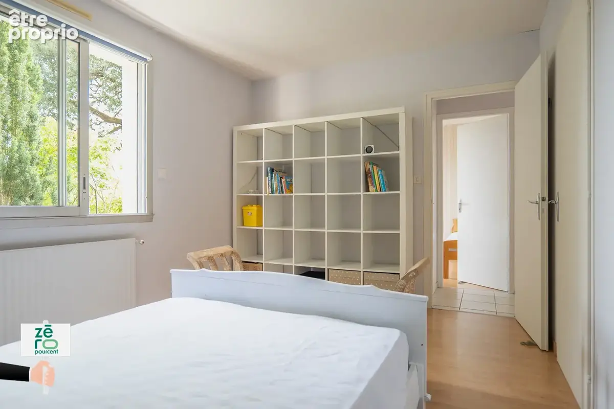Maison d’architecte avec piscine à Avrillé   124 m2 habitables, sous-sol intégral et parc arboré de plus de 2 - photo 15