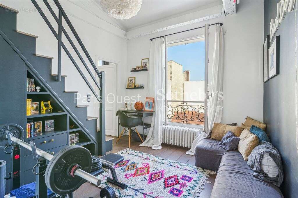 Appartement à NEUILLY-SUR-SEINE