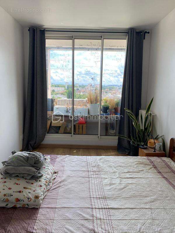 Spacieux 4 pièces de 75 m² avec 3 chambres/balcon/ cave et vue dégagée - photo 8