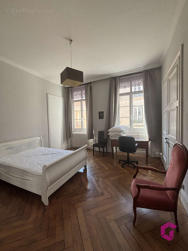À vendre   Appartement bourgeois de 211 m2   Centre-ville de Saint-Étienne - photo 7