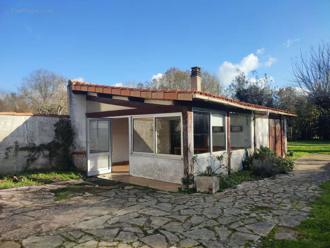 Maison à COULON