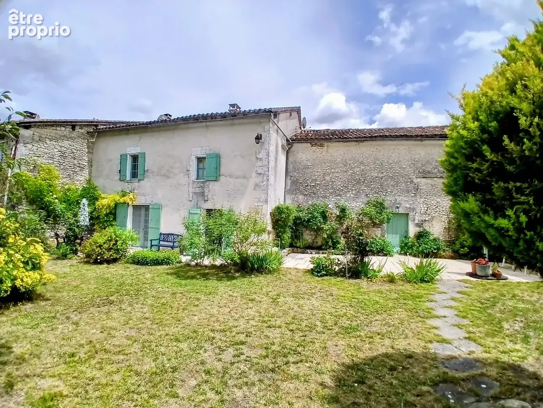 Photo Maison à Verteillac au prix de 169 000€