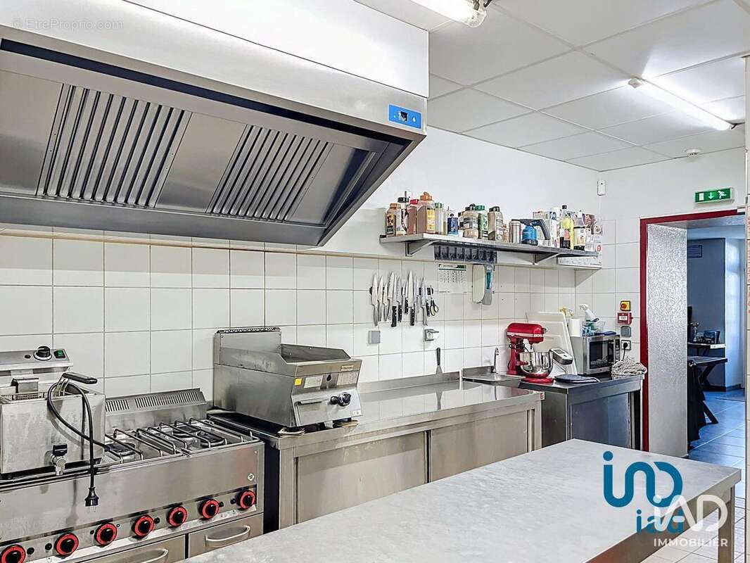 Photo 8 - Commerce à SAINT-MAIXENT-DE-BEUGNE