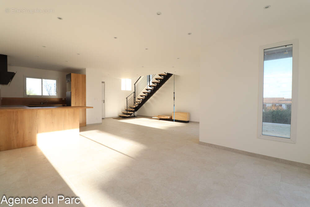 Maison à SAINT-GEORGES-DE-DIDONNE