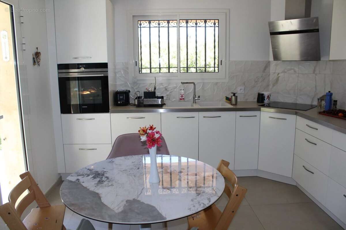 GRASSE, Belle Villa 5 P, position dominante - photo 11