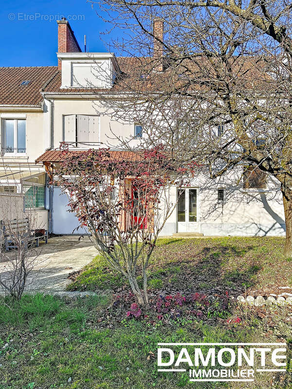A VendreImmeuble de rapport 330 m2   Maison + T5 + Local professionnel   Fort potentiel ! - photo 10