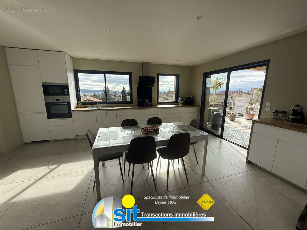 Appartement à LES COTES-D'AREY