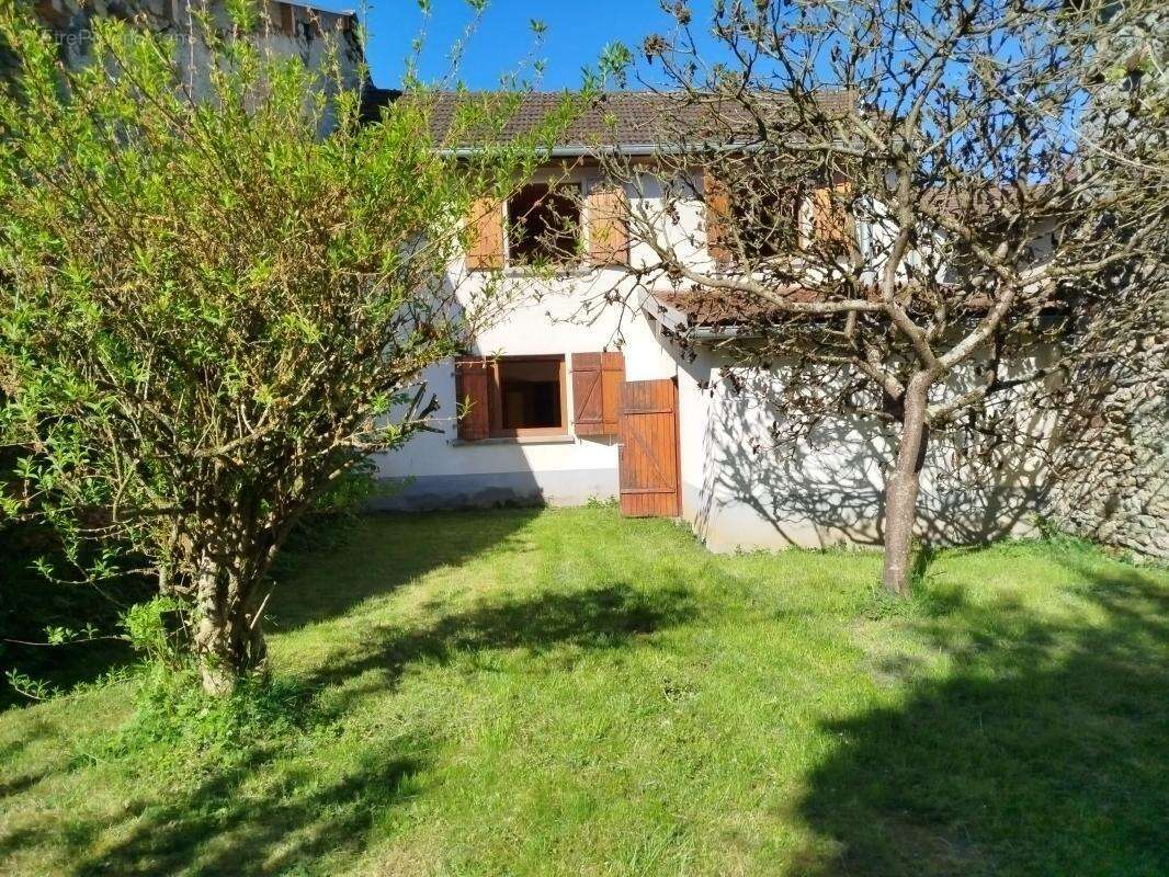 Maison avec dépendances et terrain - photo 5
