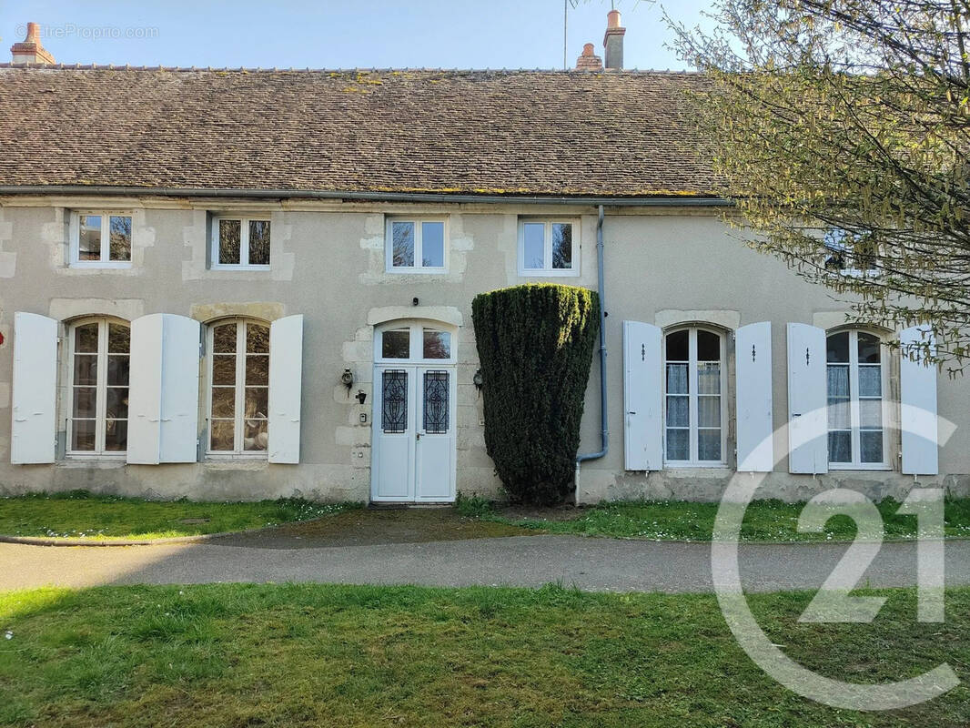 Appartement 82 m² à Cosne-Cours-Sur-Loire  - photo 1