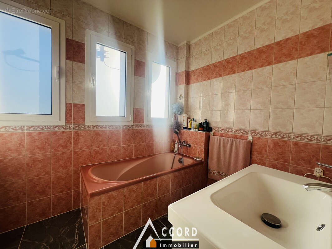 Maison à SARTROUVILLE