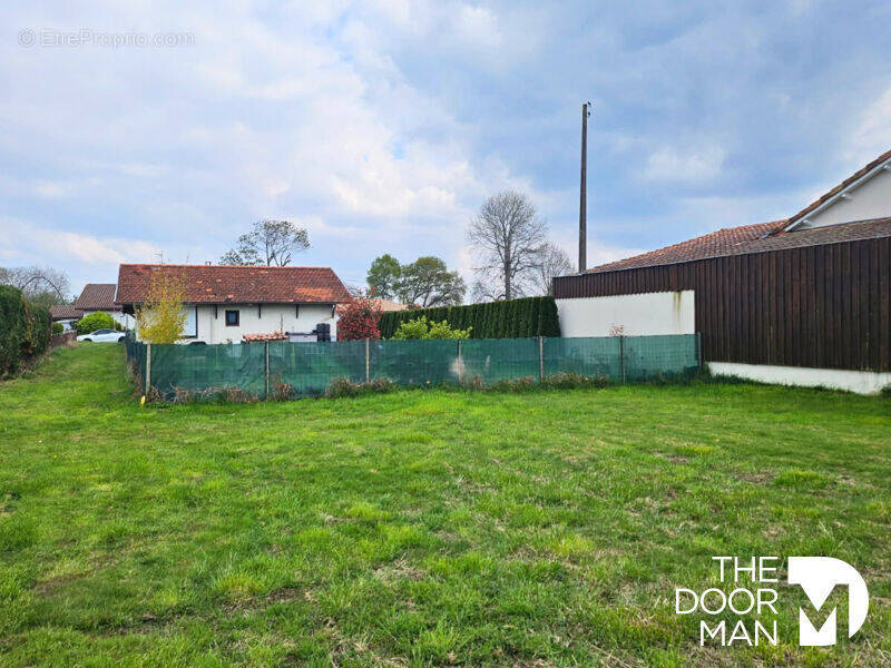 Terrain à GUJAN-MESTRAS