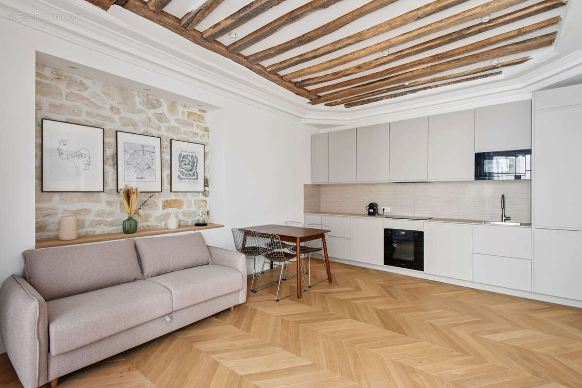 Appartement à PARIS-2E