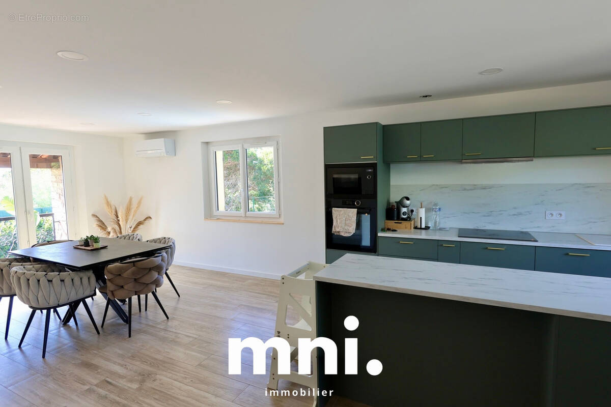 Maison à SIX-FOURS-LES-PLAGES