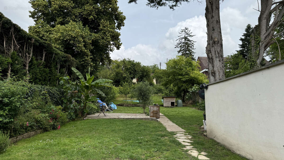 Maison à SAINT-PIERRE-DU-PERRAY