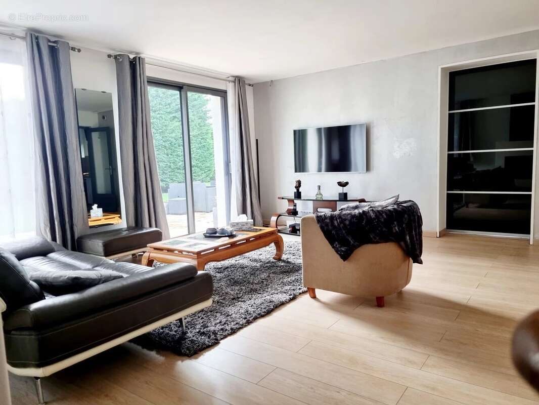 Maison à FEUCHEROLLES