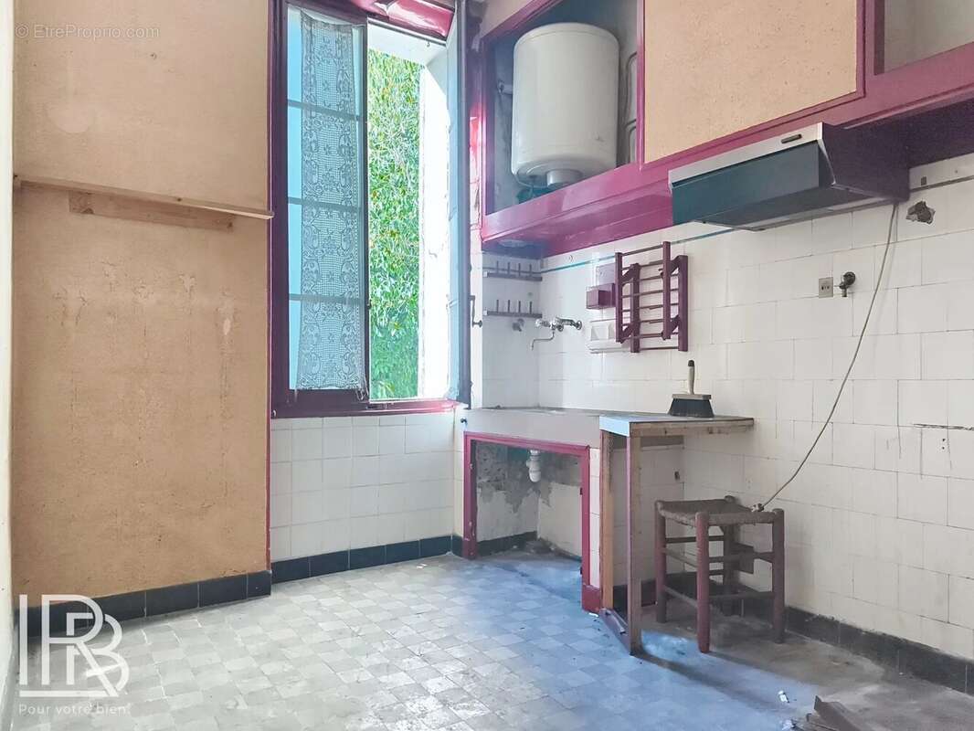 Appartement à MARSEILLE-4E