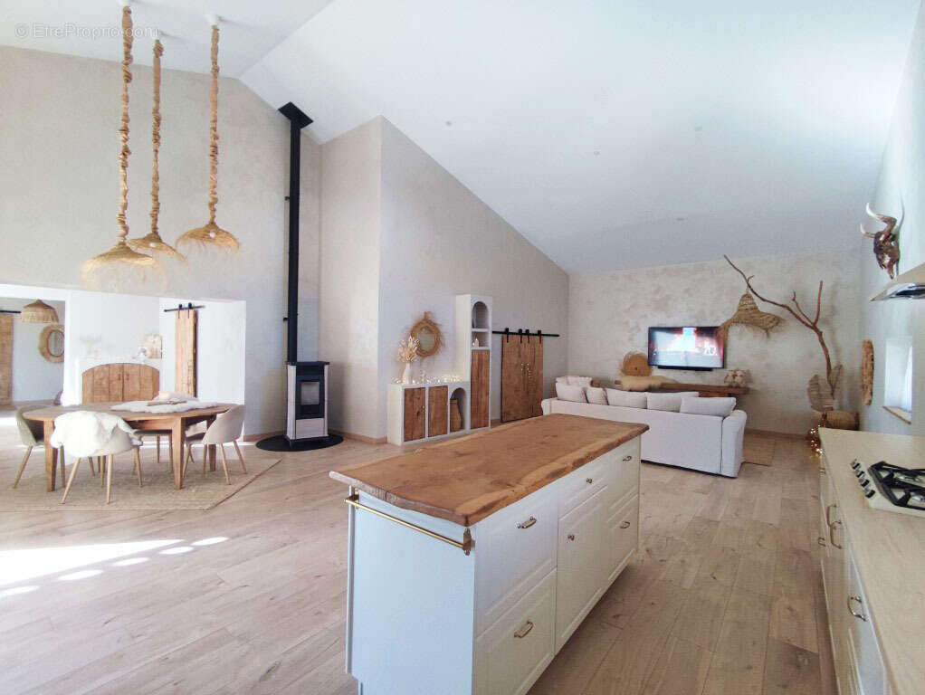 Maison à SAINT-SEVER-DE-SAINTONGE