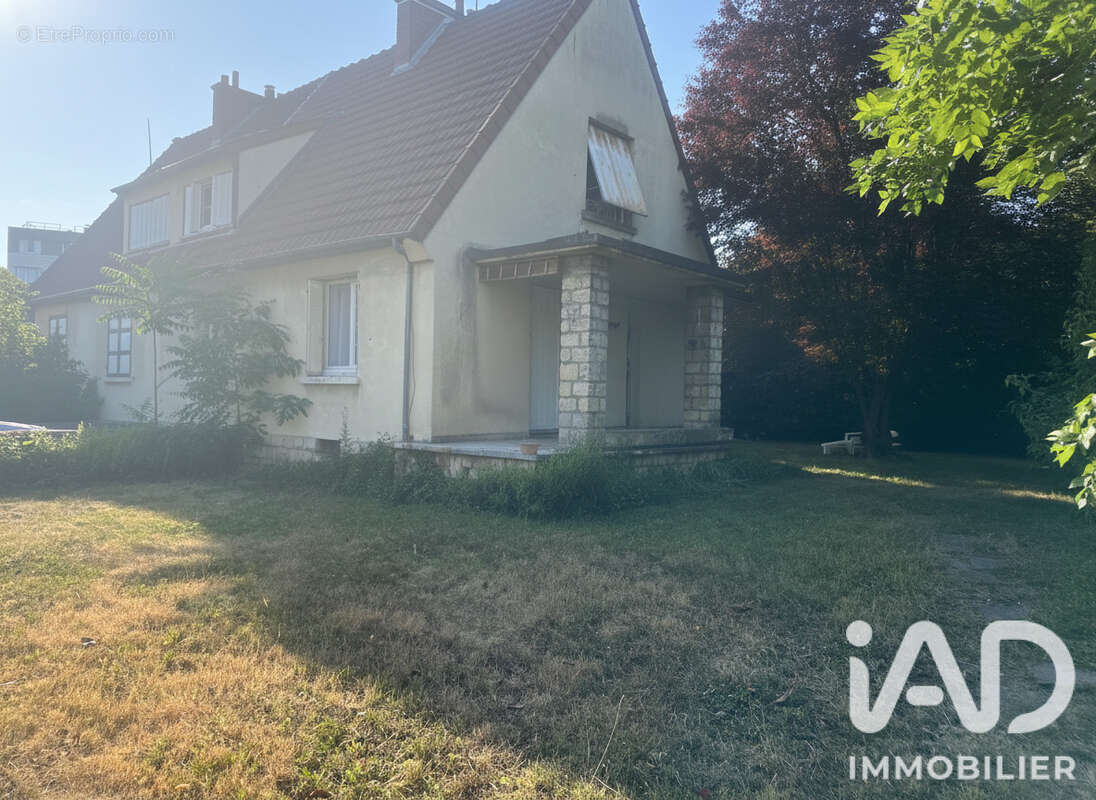 Photo 2 - Maison à DUGNY