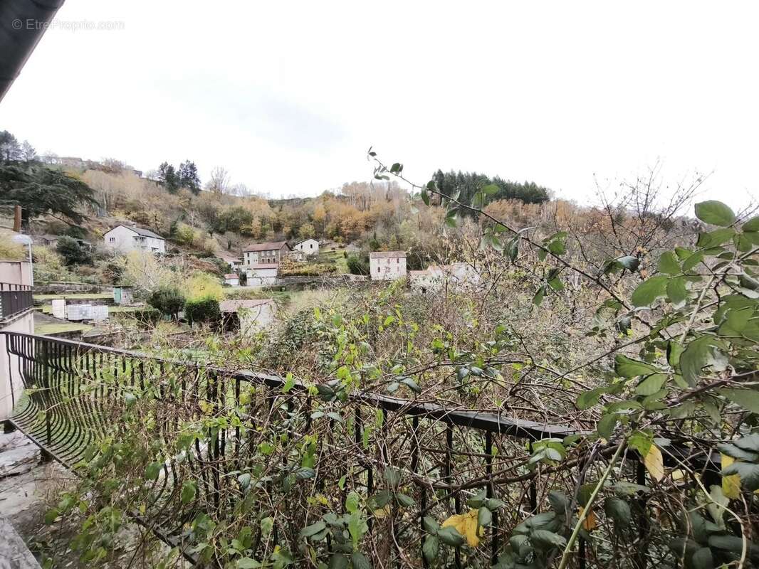 Maison à DECAZEVILLE