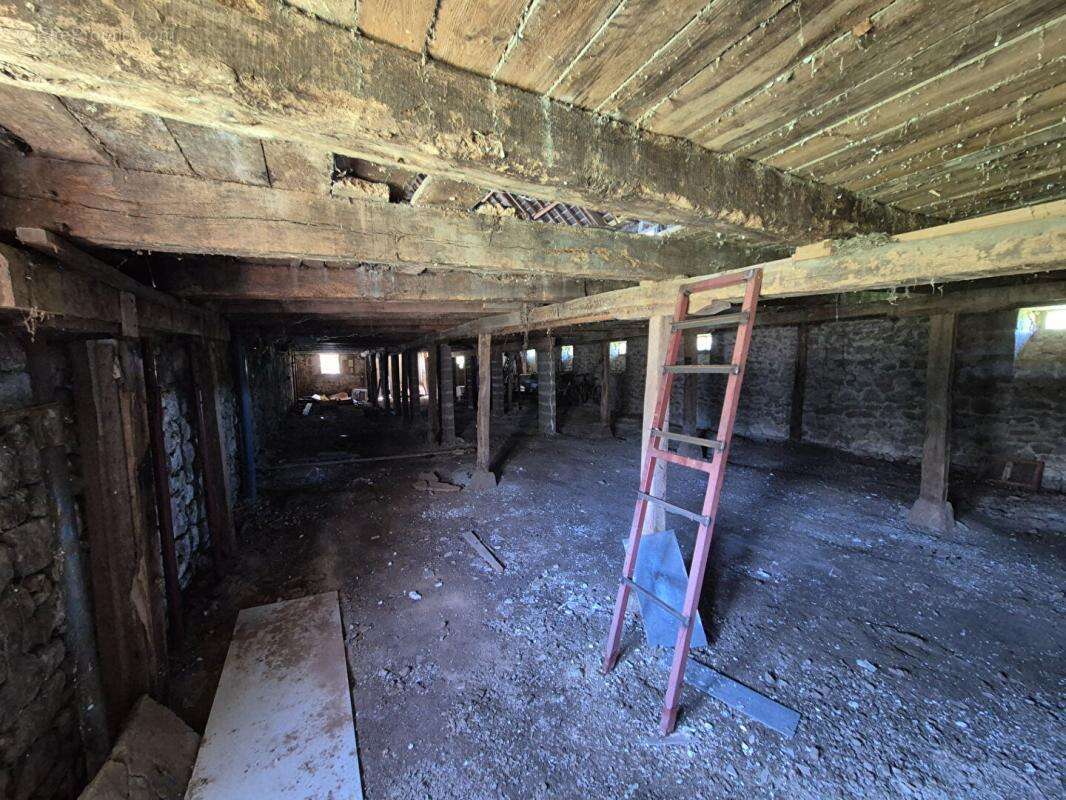 Maison à ROSIERS-D&#039;EGLETONS