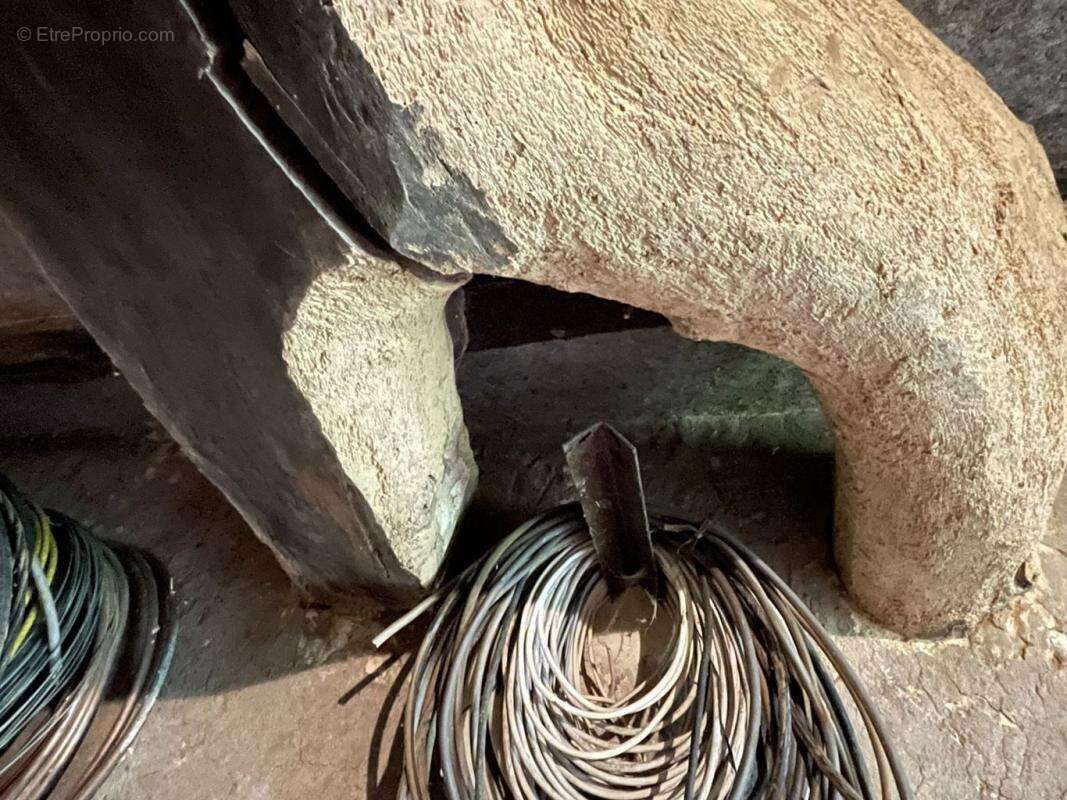 Maison à BELLOU-LE-TRICHARD