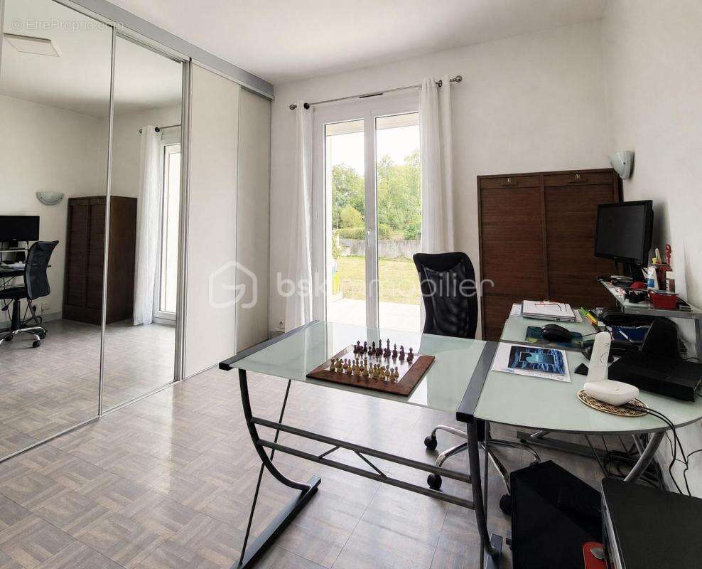 Maison 160m² avec grand espace pro clé en main entre Pau et Tarbes - 318 000€ - photo 2